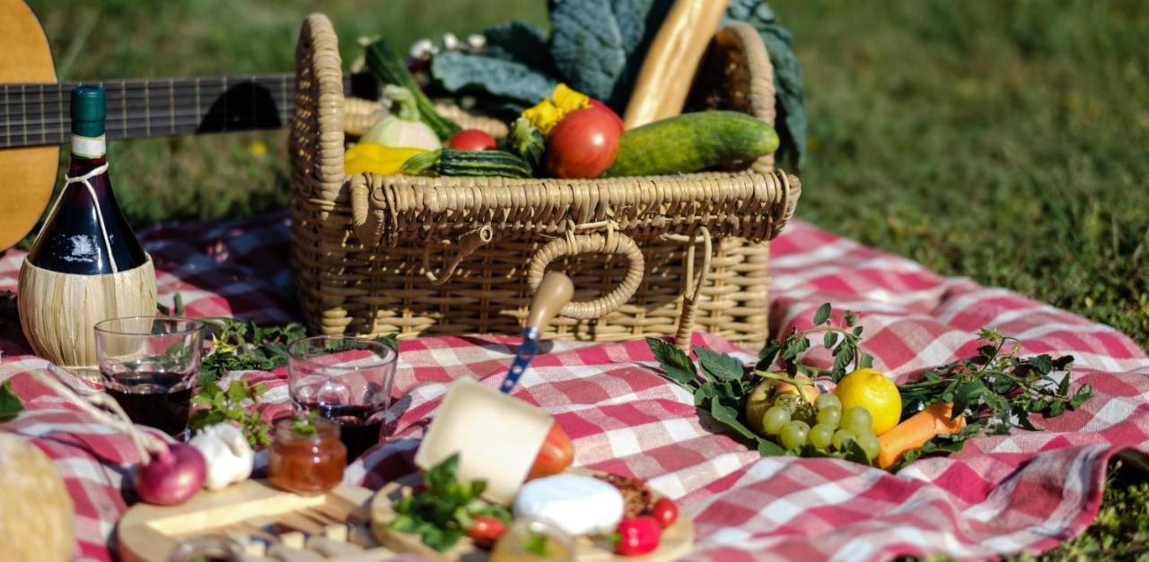 2 Cuori E 1 Yurta Glamping In Tuscany - Adults Only Asciano Kültér fotó