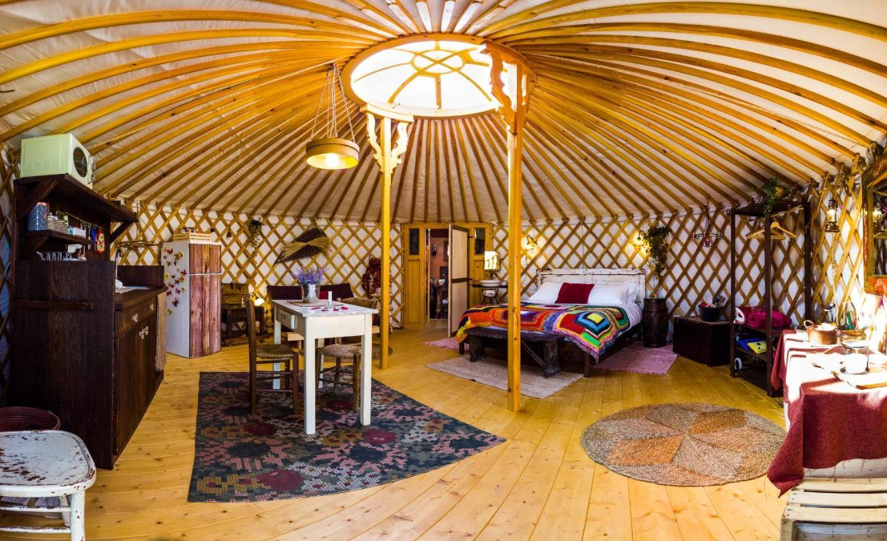 2 Cuori E 1 Yurta Glamping In Tuscany - Adults Only Asciano Kültér fotó